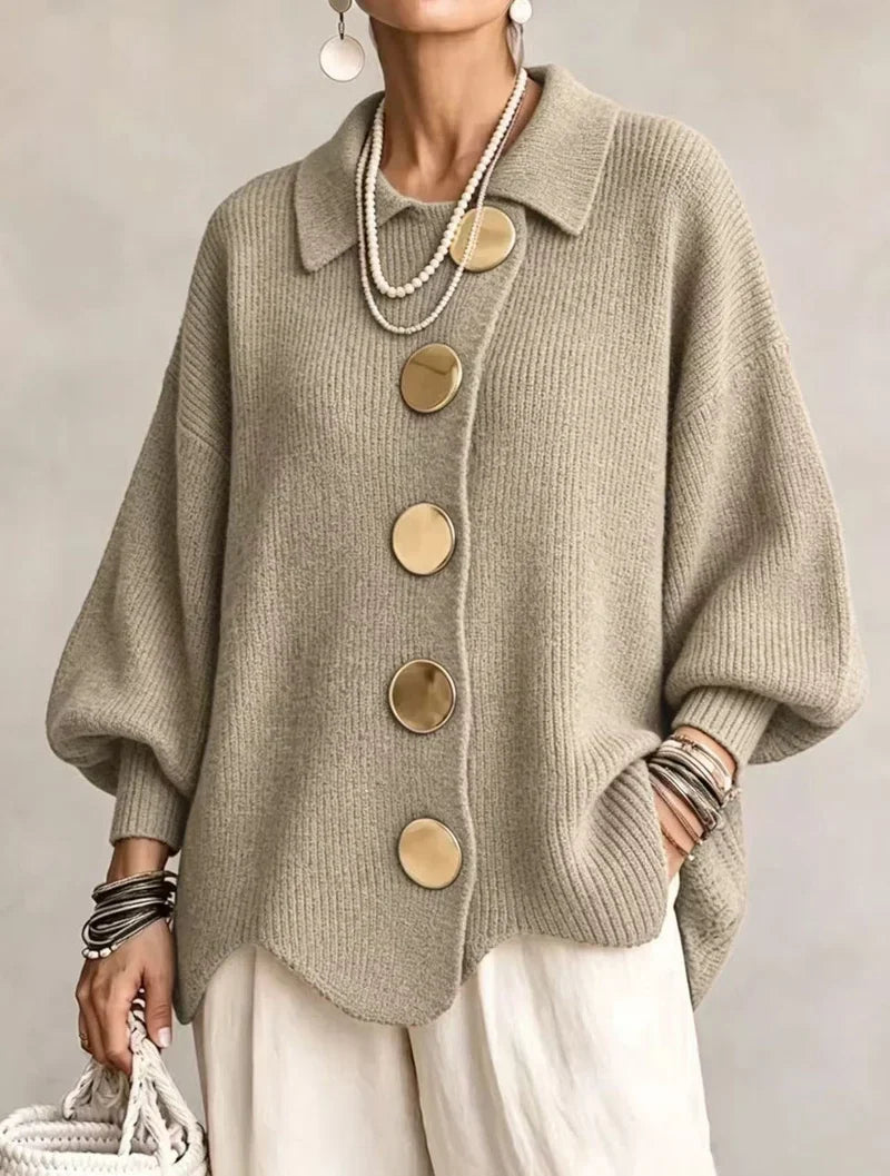 Victoire | Oversized Vest met Goudkleurige Knopen
