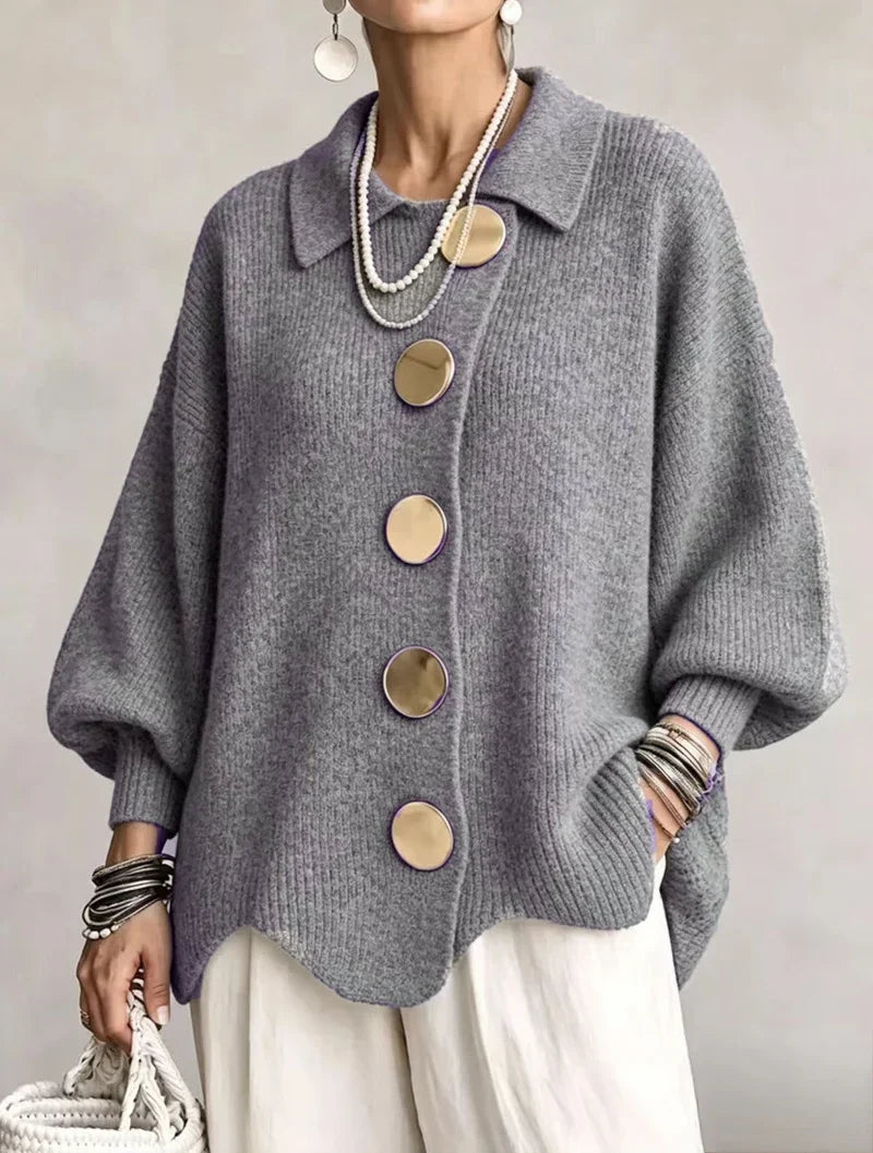 Victoire | Oversized Vest met Goudkleurige Knopen