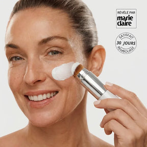 Monarch | Fond de Teint Intelligent – Pinceau Intégré & Pigments Adaptatifs – SkinMatch™